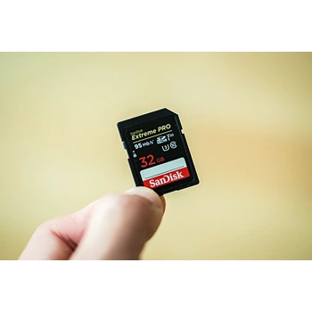 digital-camera-memory-card (14)-7111838-75929.webp